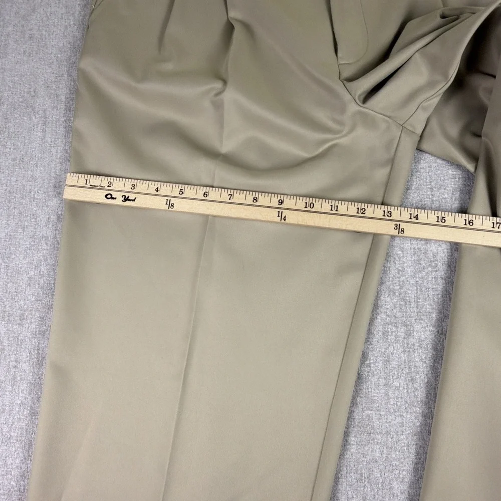 Izod pants Mens Size 36x32 Beige Double Pleated‎ Golf Classix Performance Active